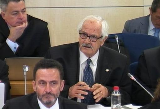 Mariano Benítez de Lugo, en su turno de preguntas a Rajoy en el juicio de Gürtel
