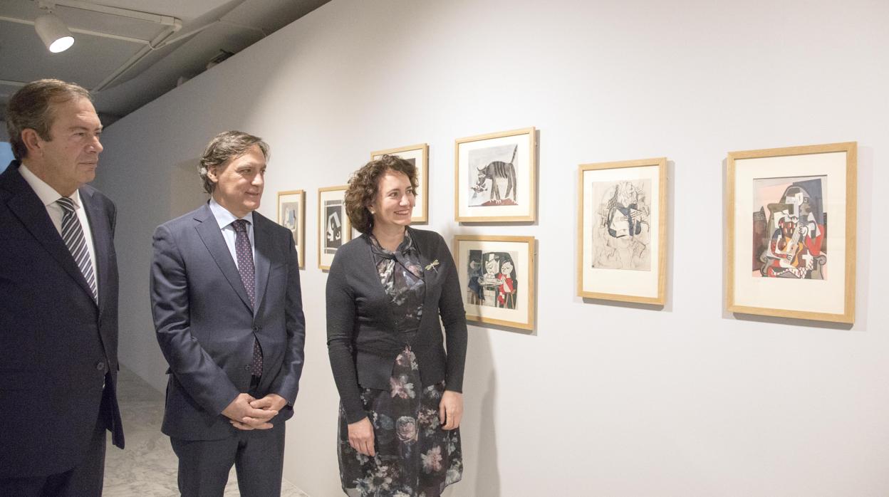 La consejera García Cirac, junto al alcalde de Salamanca, Carbayo y el director del Museo, Pérez Castro