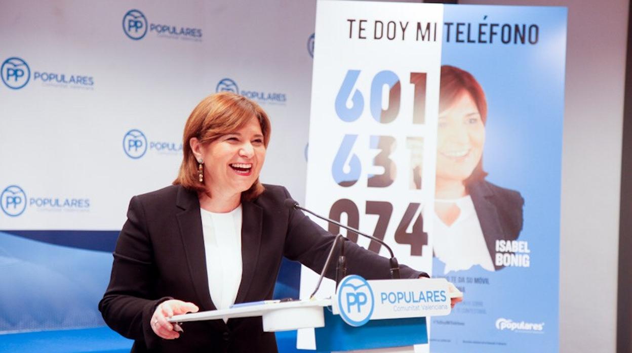 Isabel Bonig, en la presentación de la iniciativa «Te doy mi teléfono»