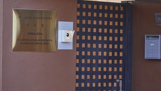Armas simuladas, robo de información, contacto con el FBI: así fue el asalto a la embajada de Corea