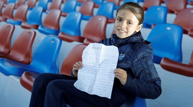 La carta viral de una niña de ocho años que pide a Panini un álbum de cromos de fútbol femenino