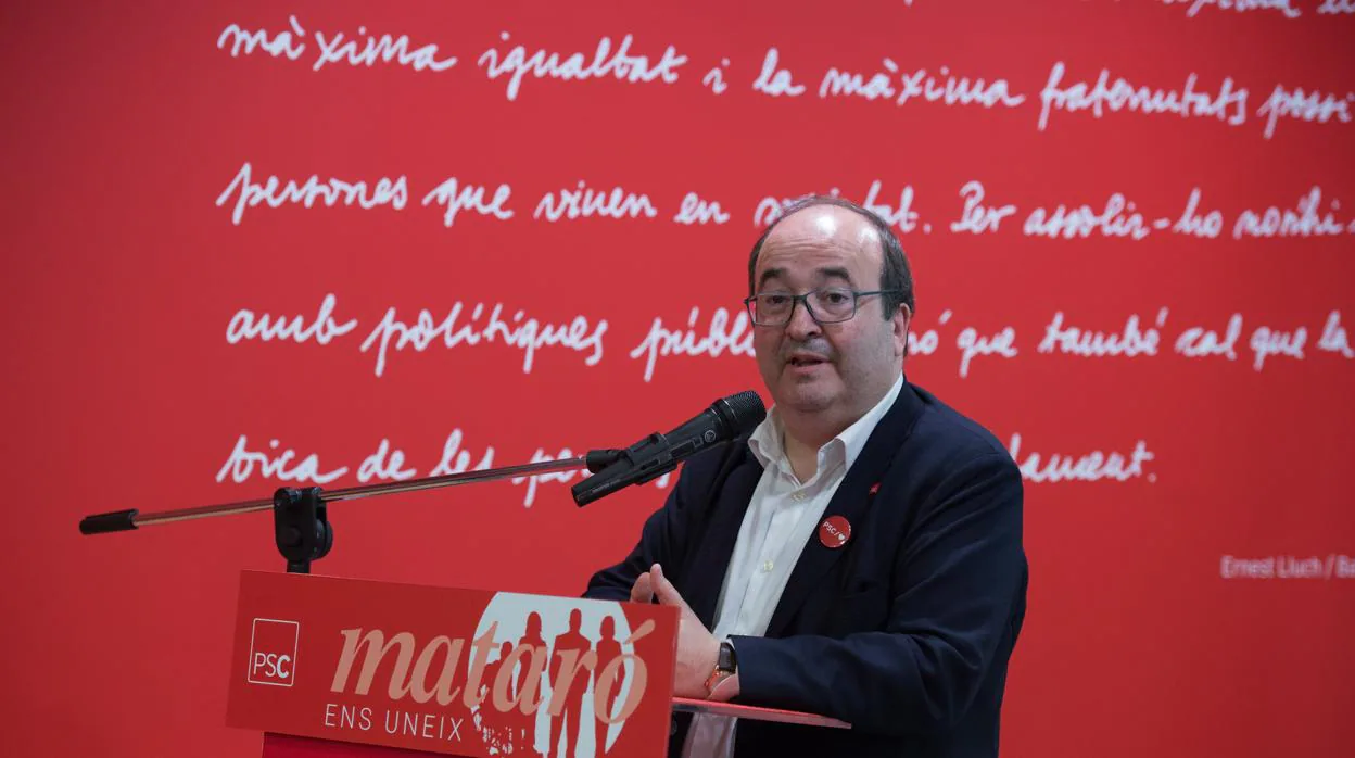 El líder del PSC, Miquel Iceta, durante una rueda de prensa en la sede de la formación