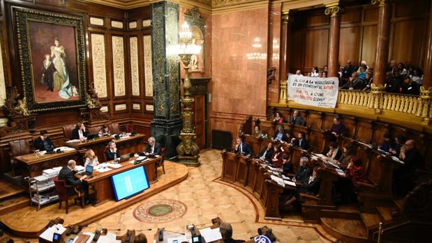 Doble reprobación a Colau como colofón final de mandato