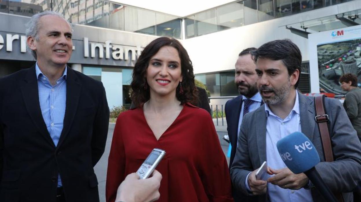 La candidata del PP a la Comunidad de Madrid, Isabel Díaz Ayuso, en un acto en el Hospital de La Paz