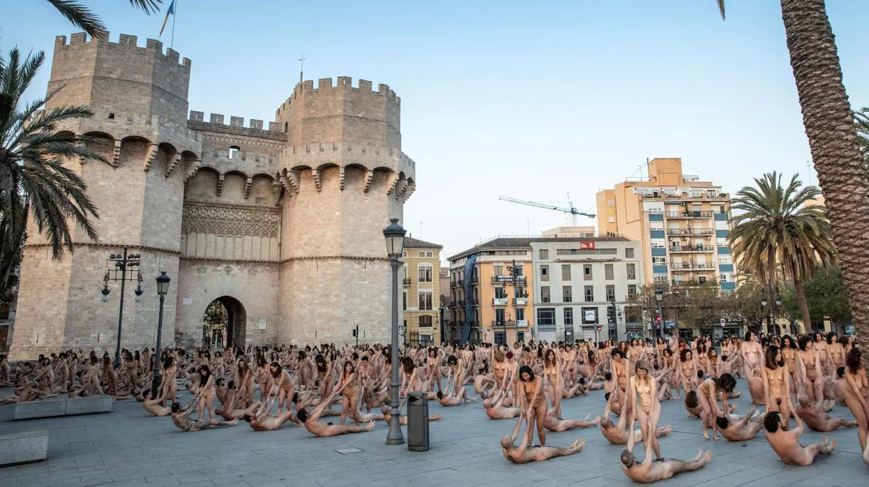 Acción de Spencer Tunick en Valencia con un desnudo masivo