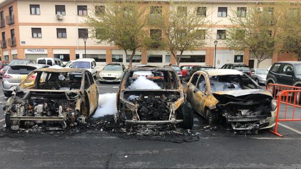 Nueve vehículos calcinados en Illescas al prender fuego a uno robado