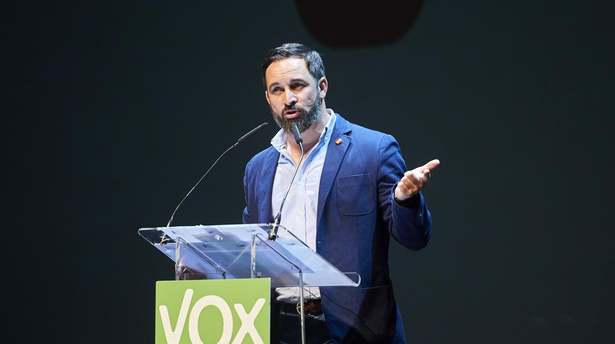 Abascal, sobre el PP: «Creo que José María Aznar comparte lo de derechita cobarde»