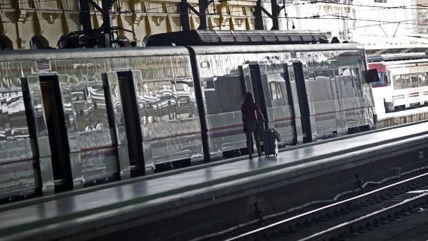 Muere una mujer de 74 años tras caer a las vías del tren en Cullera