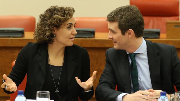 Casado forma una candidatura europea para combatir al separatismo en Bruselas y con peso aznarista