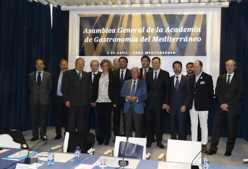 Representantes de la Academia de Gastronomía del Mediterráneo, en Alicante