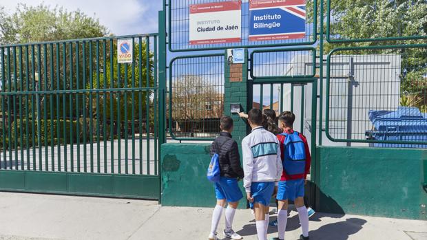 En libertad el menor detenido tras el suicidio de un compañero de clase