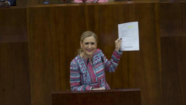 Cifuentes apunta directamente a la URJC y reitera que fue quien facilitó el acta del trabajo del máster