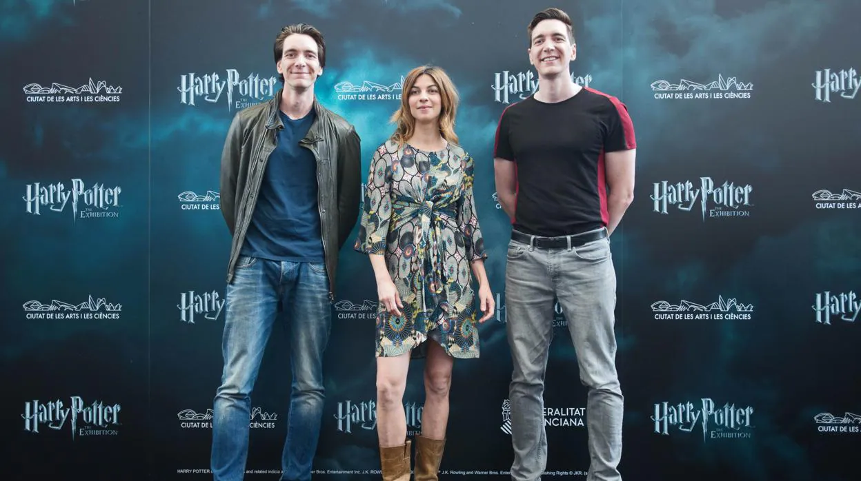 James y Oliver Phelps y Natalia Tena, actores de la saga, en la inauguración de «Harry Potter: The Exhibition» en Valencia, este jueves