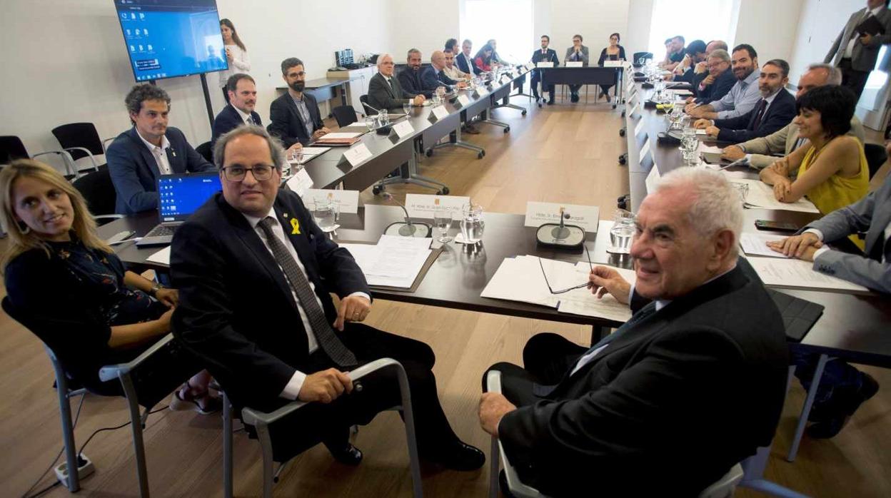 Quim Torra presidiendo una reunión del Diplocat