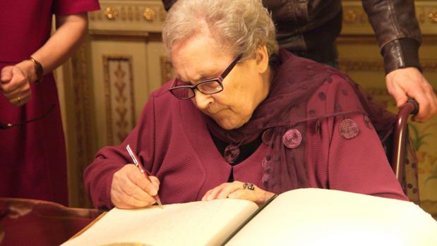 Muere Neus Català, superviviente catalana del nazismo y activista antifascista