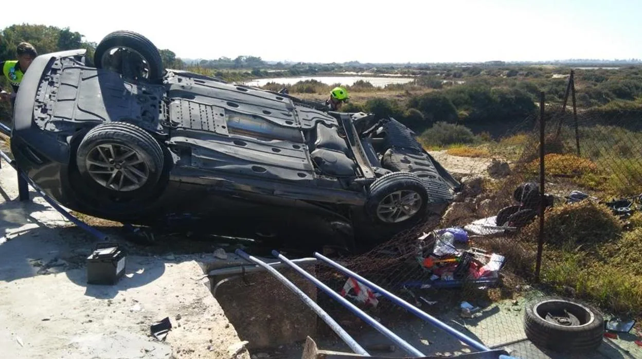 Imagen del vehículo accidentado en Minglanilla (Cuenca)