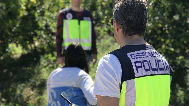 La Policía rescata a una mujer enferma y a su hija menor tras dos días perdidas en el campo sin comer