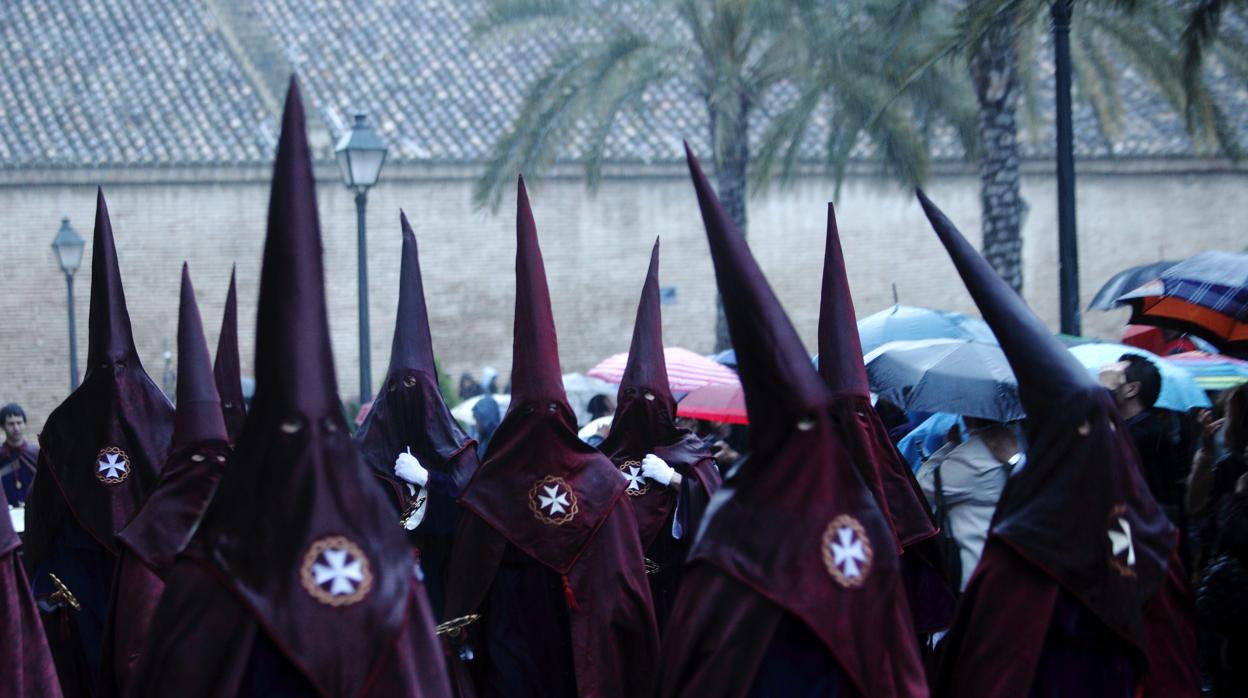 Imagen de una cofradía de la Semana Santa Marinera de Valencia