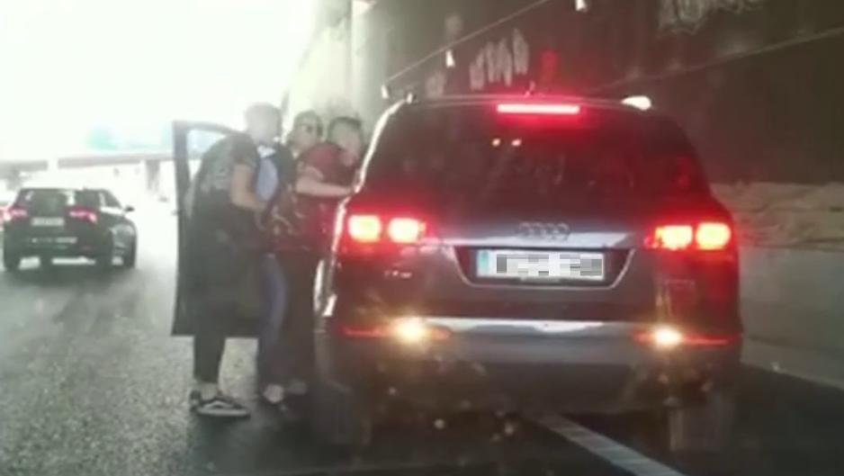 Agreden brutalmente a un conductor y destrozan su coche en pleno túnel de la M-40