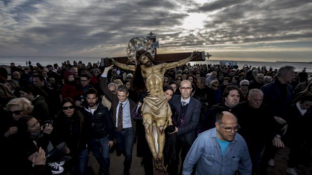 Procesiones del Viernes Santo suspendidas por la lluvia en Valencia