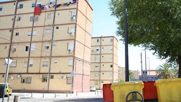 Acuchilla al exnovio de su hija, que la amenazó para que volviera con él