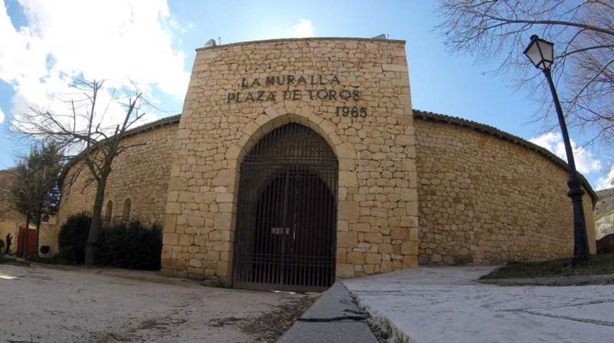 Imagen de la plaza de toros de Brihuega, conocida como «La Muralla»