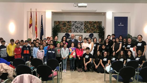 Alumnos de 11 centros educativos de Toledo celebran el Día del Libro en la Dirección Provincial