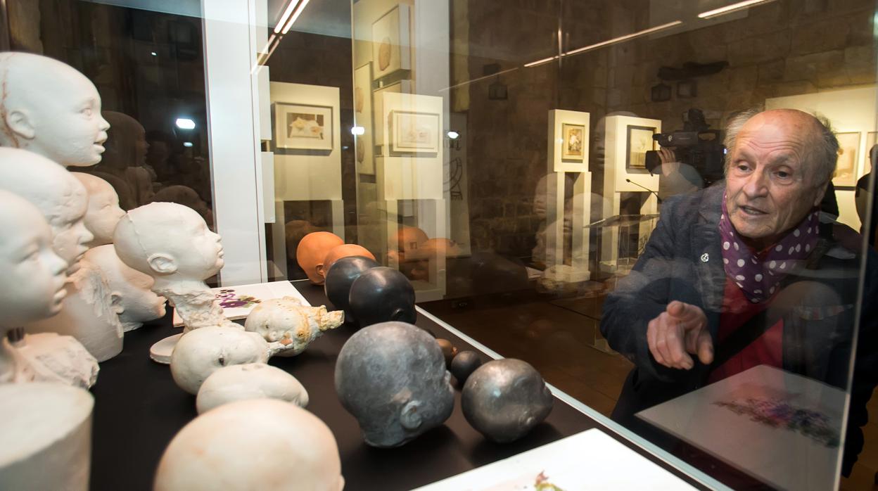 El artista Antonio López, en la inauguración en el Monasterio de Silos, en Burgos de su exposición como complemento a Las Edades