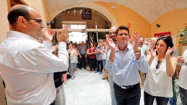 Los tres exalcaldes socialistas de Ontinyent se van del PSOE para respaldar al imputado Jorge Rodríguez