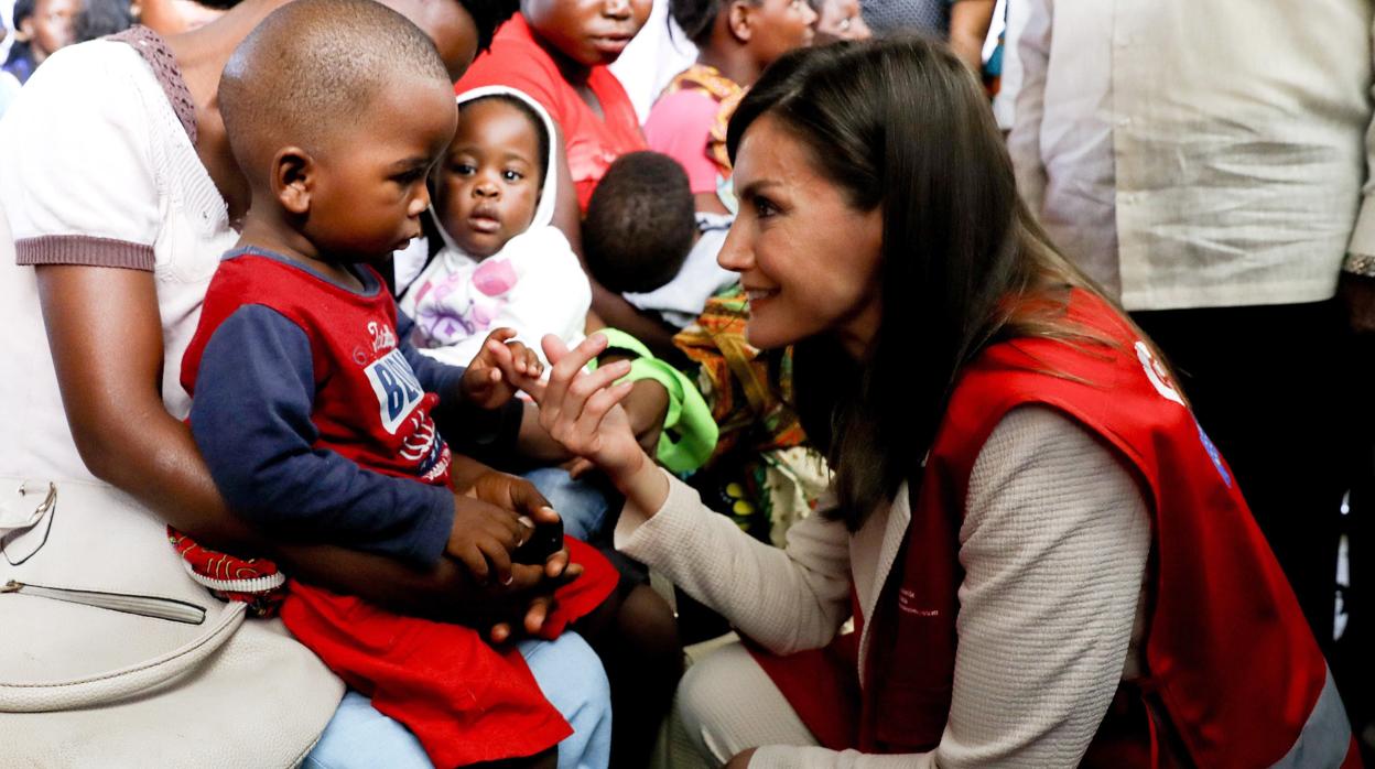 La Reina comienza su viaje a Mozambique