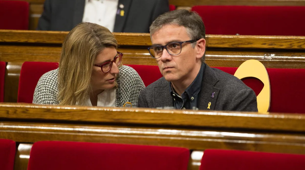 Josep Maria Jové, junto a Elsa Artadi, en el Parlament