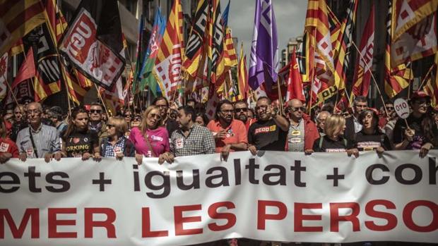 Los sindicatos exigen a Sánchez políticas de izquierdas en el primero de mayo en Barcelona