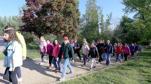 Más de 5.000 personas participan en la 42 Marcha Asprona