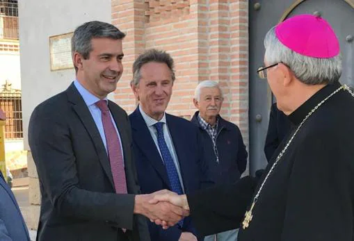 El presidente de la Diputación saluda al arzobispo de Toledo