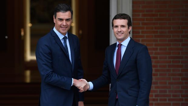 Casado pide a Sánchez que el próximo Gobierno no dependa de quienes quieren romper España