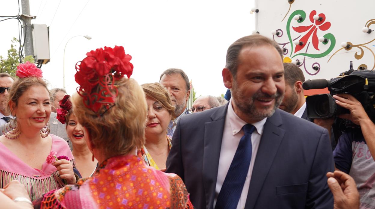 José Luis Ábalos, secretario de Organización socialista, ayer en la feria de Sevilla