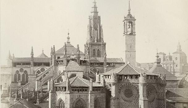 Una torre de la catedral en comparsa de carnavales