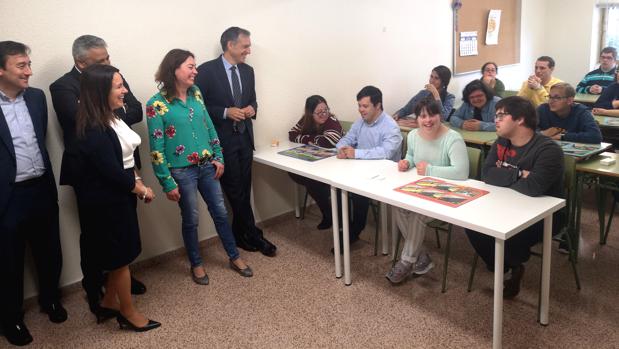 Hidraqua visita las instalaciones de la Asociación Síndrome de Down para conocer un proyecto solidario