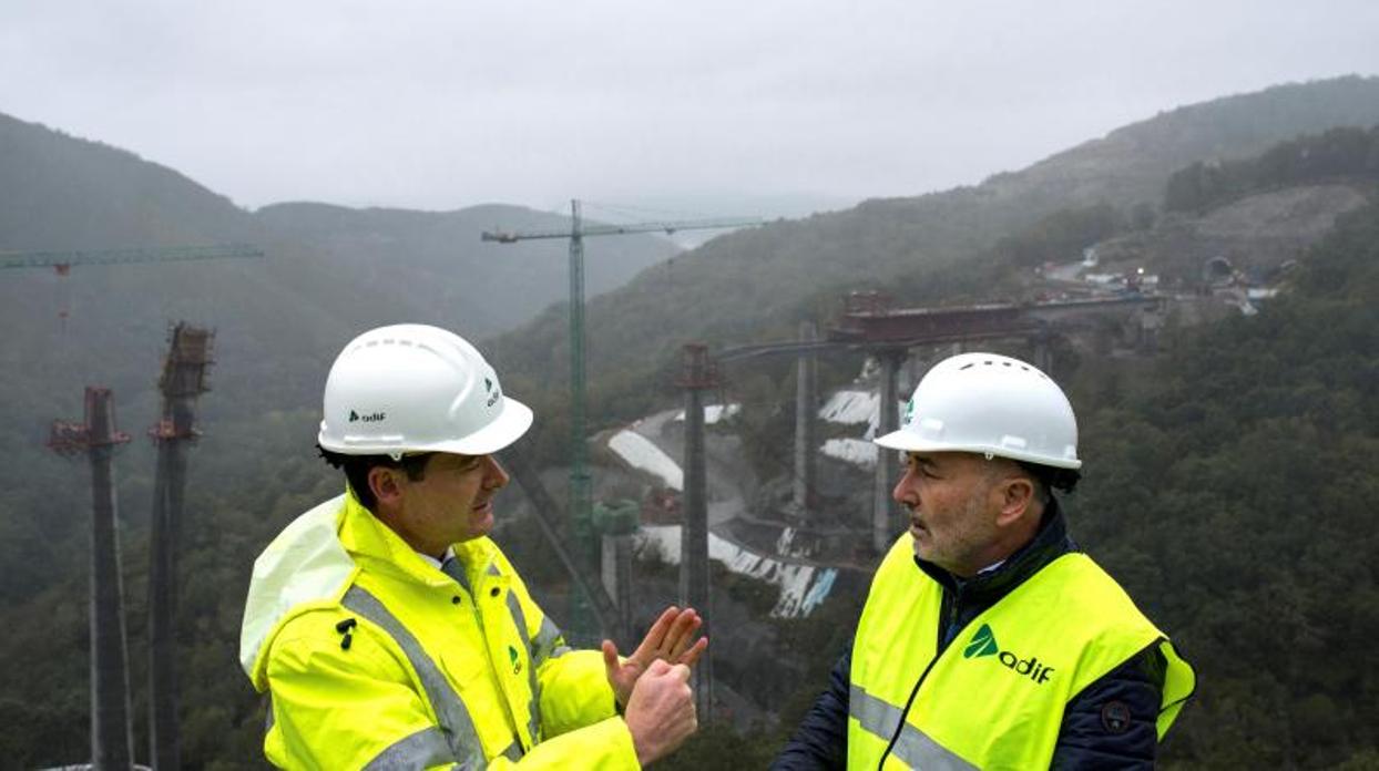 Visita del delegado del Gobierno en Galicia a las obras del AVE en Orense