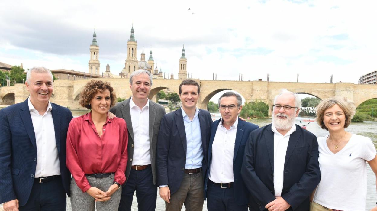 Pablo Casado, junto al Ebro