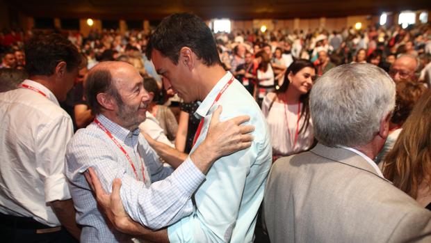 Pedro Sánchez en su obituario: «Rubalcaba, un hombre de Estado»