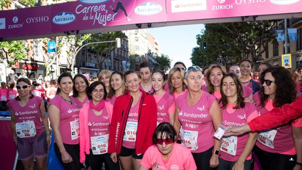 Más de 36.000 mujeres tiñen de rosa las calles de Madrid en una carrera con récord de participación