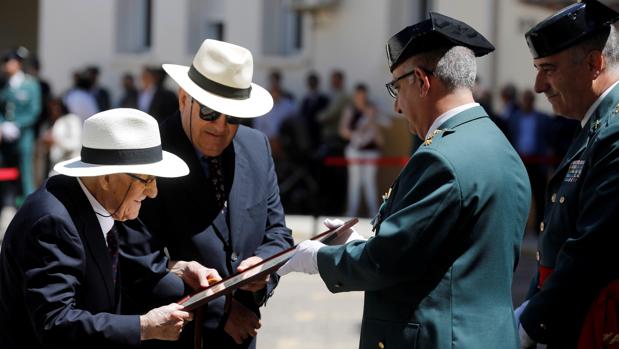 Gil Lagarto Hacha, el «orgullo» del guardia civil más longevo de España a sus cien años