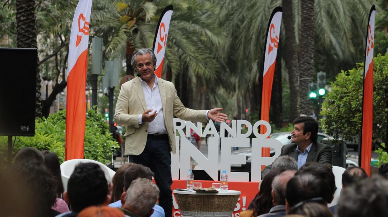 Marcos de Quinto hablando de Fernando Giner en el acto de Ciudadanos en Valencia