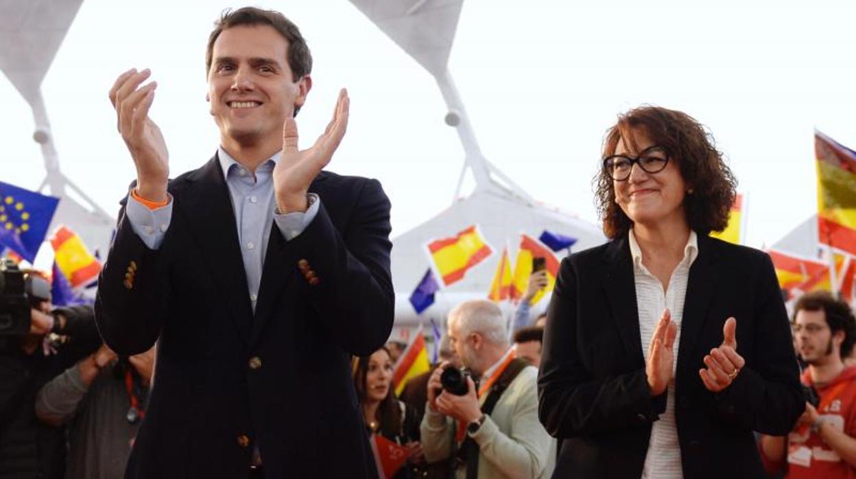 Albert Rivera y la candidata al Parlamento Europa, Soraya Rodríguez, en un acto de campaña en Valladolid