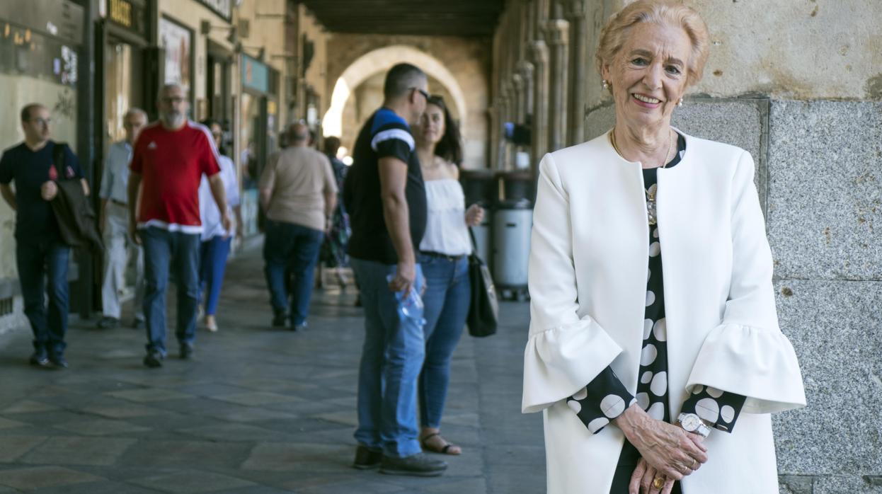 Fernández Labrador, bajo los soportales de la Plaza Mayor de Salamanca