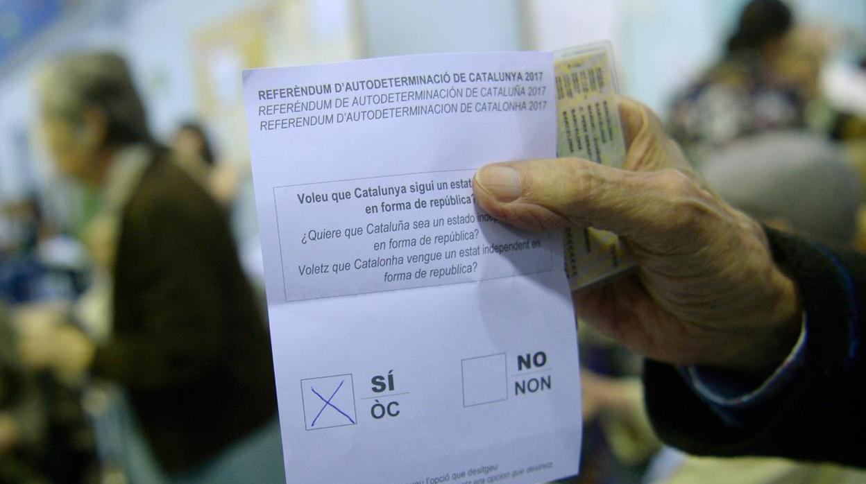 Papeleta del referéndum ilegal del 1-O