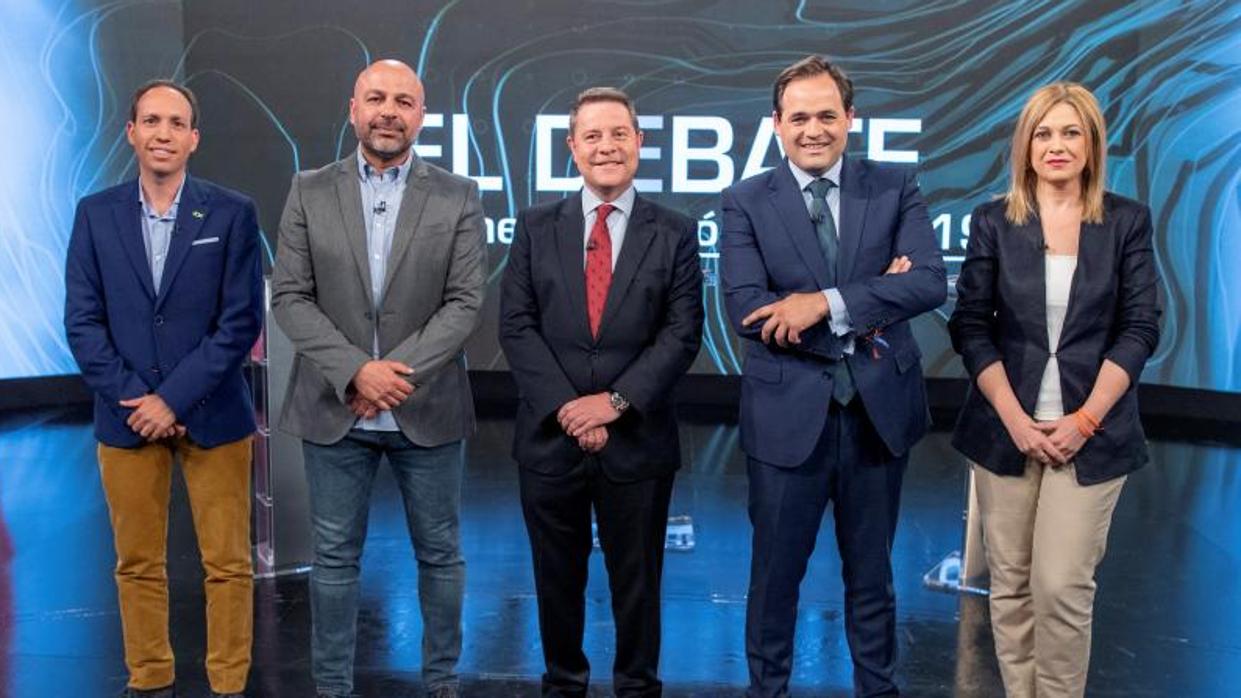 Los cinco candidatos a la Junta de Castilla-La Mancha posan antes del histórico debate en la televisión regional