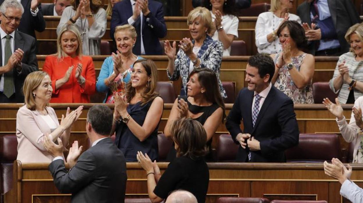 Ana Pastor tras ser elegida presidenta del Congreso de los Diputados de la XII Legislatura