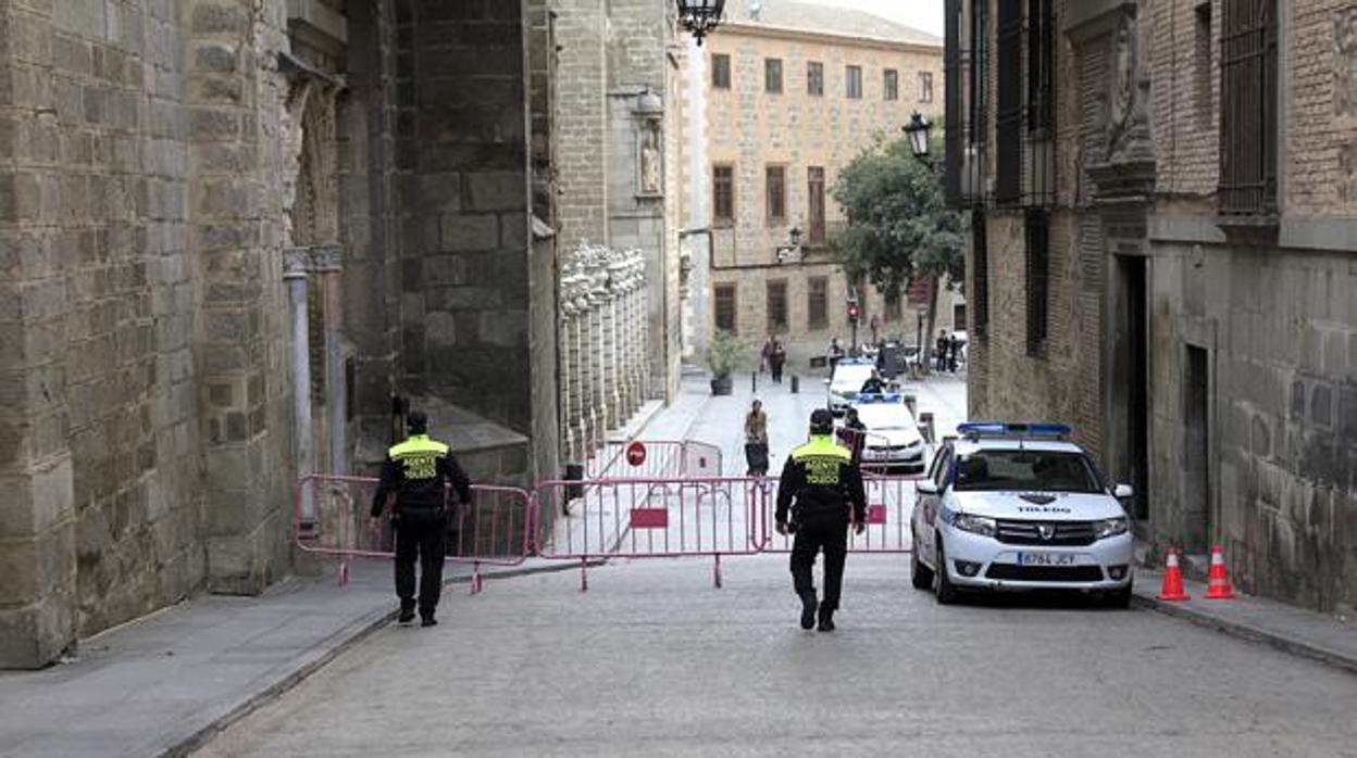 Imagen de archivo del momento en el que cayó la roca a la calle